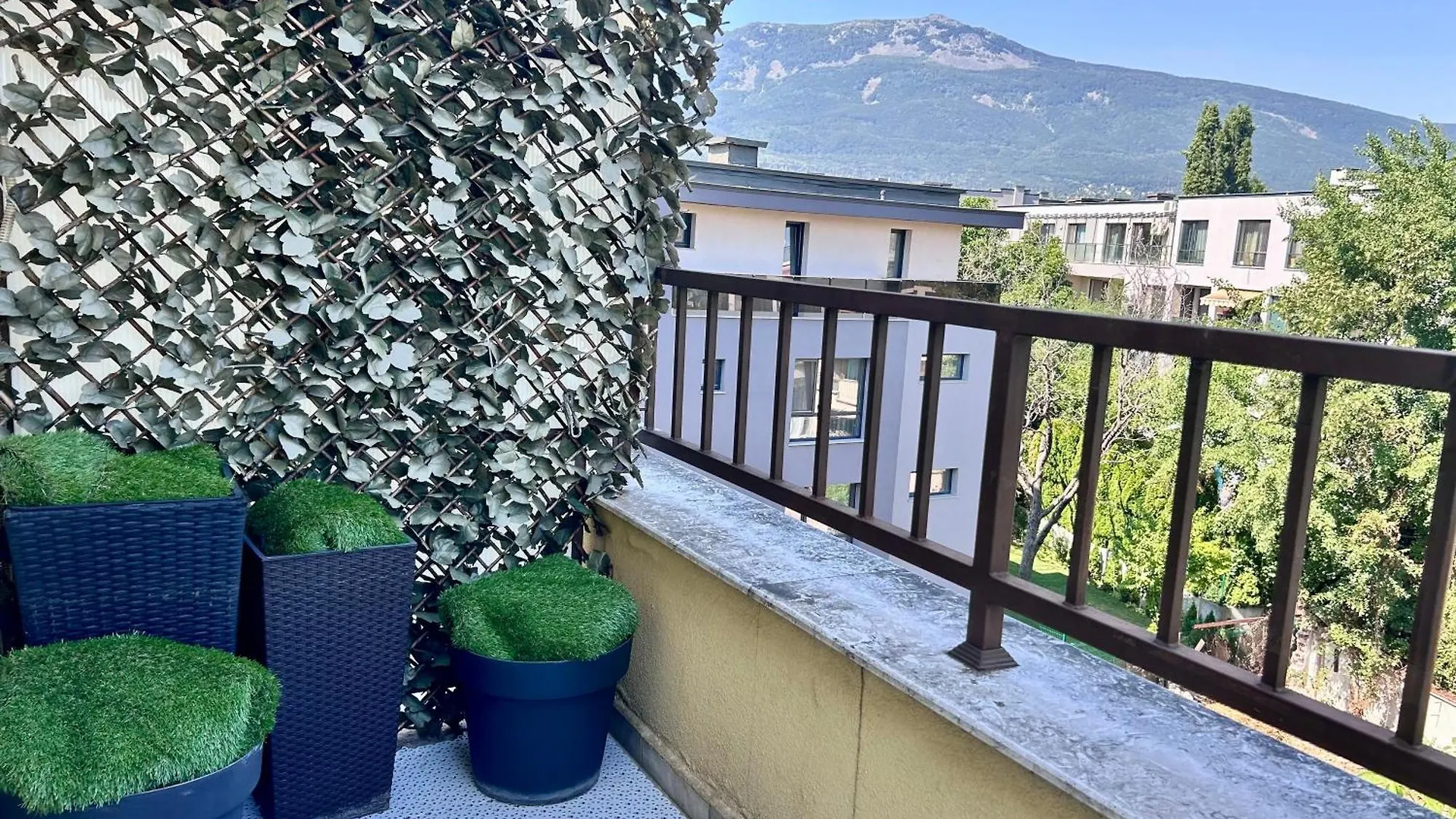 Vitosha Terrace 1Br Apartment With Parking Sofia